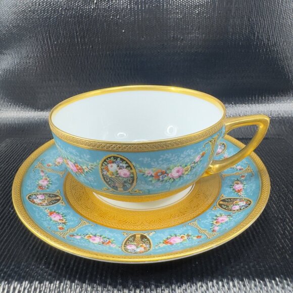 Black Knight Porcelain Fine Bone China Teacup Saucer Set Heavy Gold Pattern READ - Picture 1 of 11